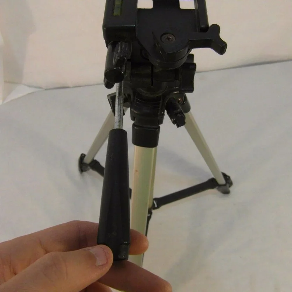 MEMOREX GRAY BLACK CAMERA TRI-POD STAND LEVEL CAMERA LOCK BLACK SILVER NM 31311